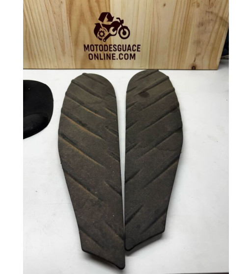 Alfombrillas goma Aprilia SR Ditech 50 usadas
